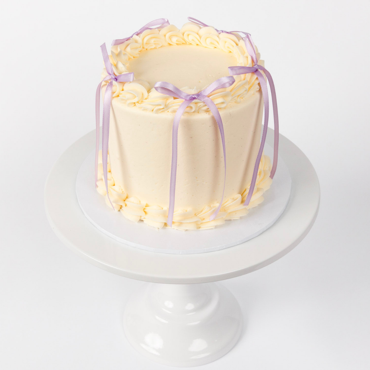Vintage Round Cake - Ribbon