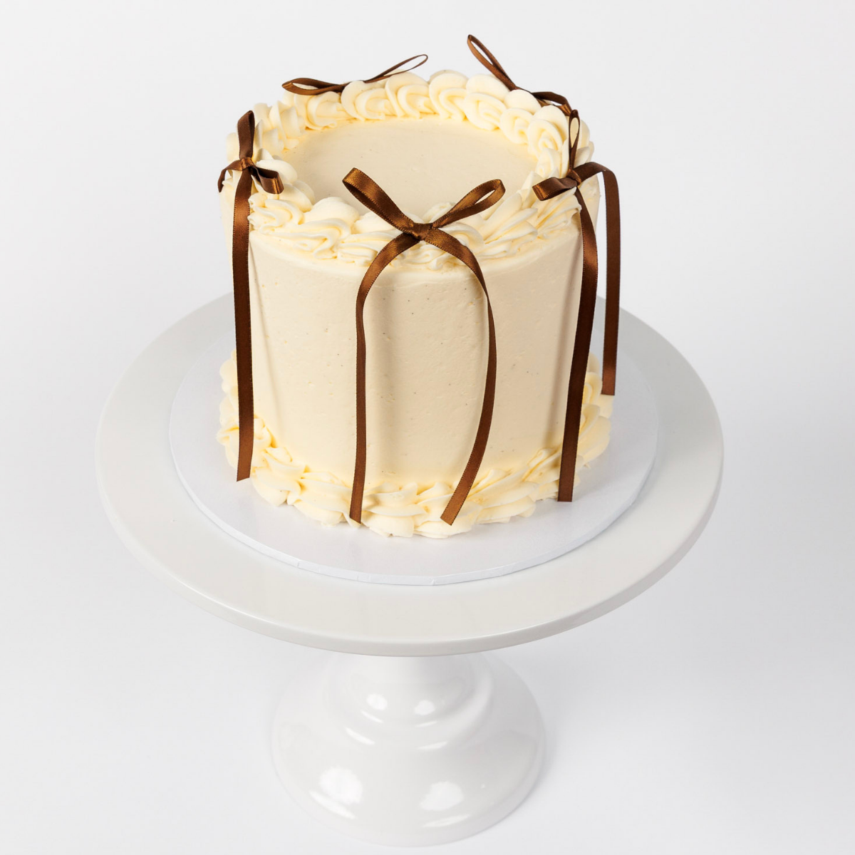 Vintage Round Cake - Ribbon