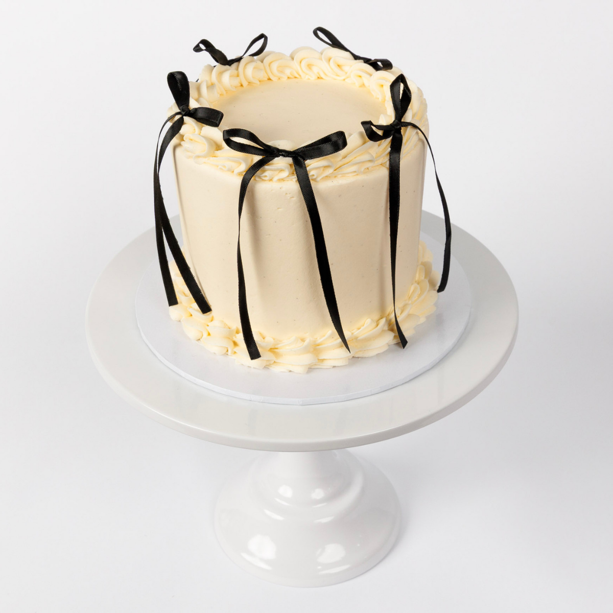 Vintage Round Cake - Ribbon