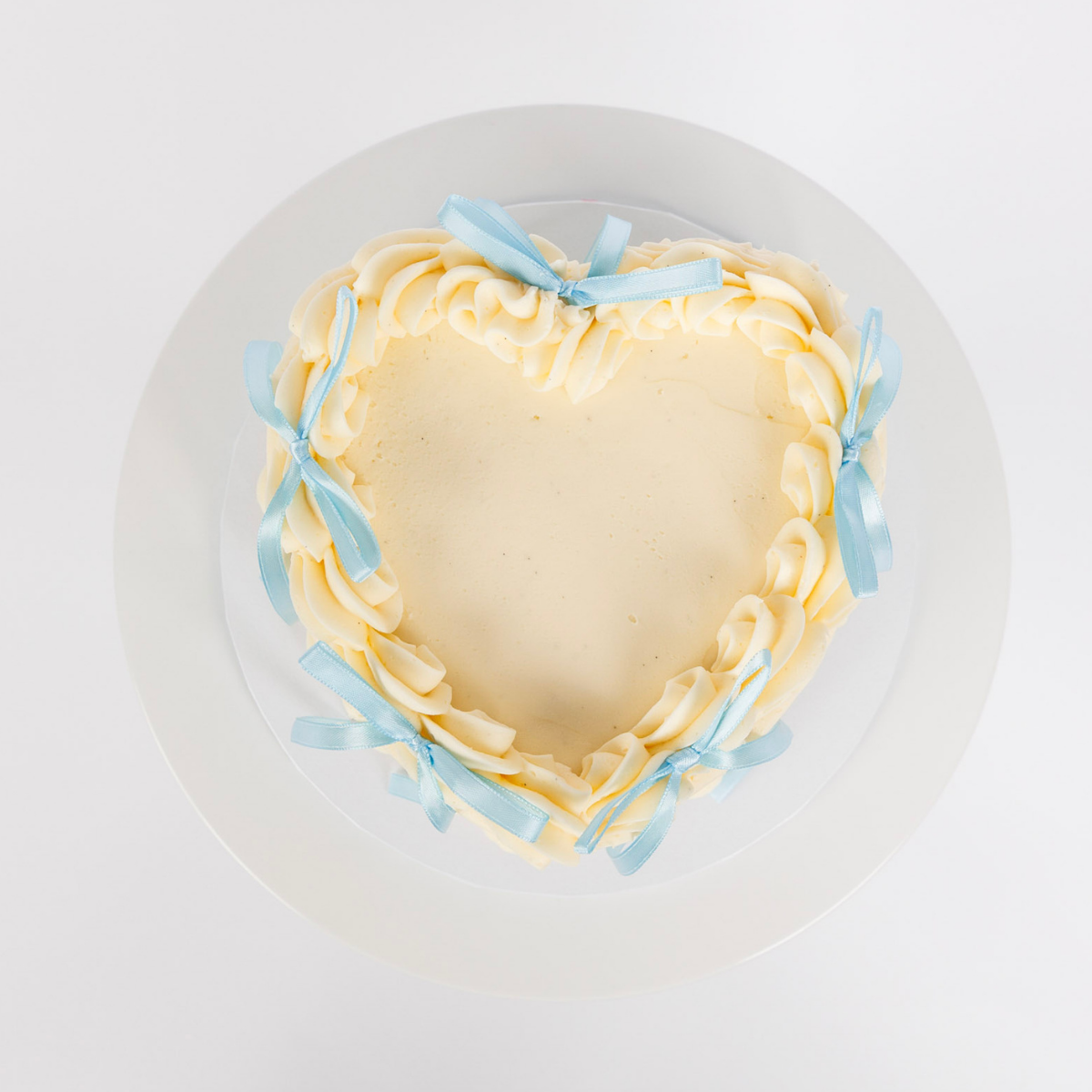 Vintage Heart Cake - Ribbon