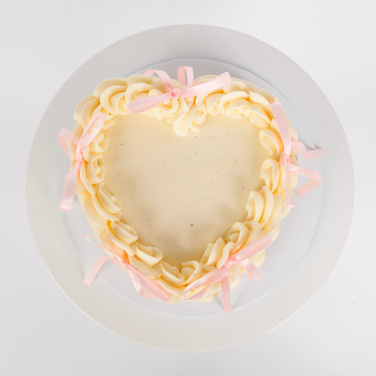 Vintage Heart Cake - Ribbon