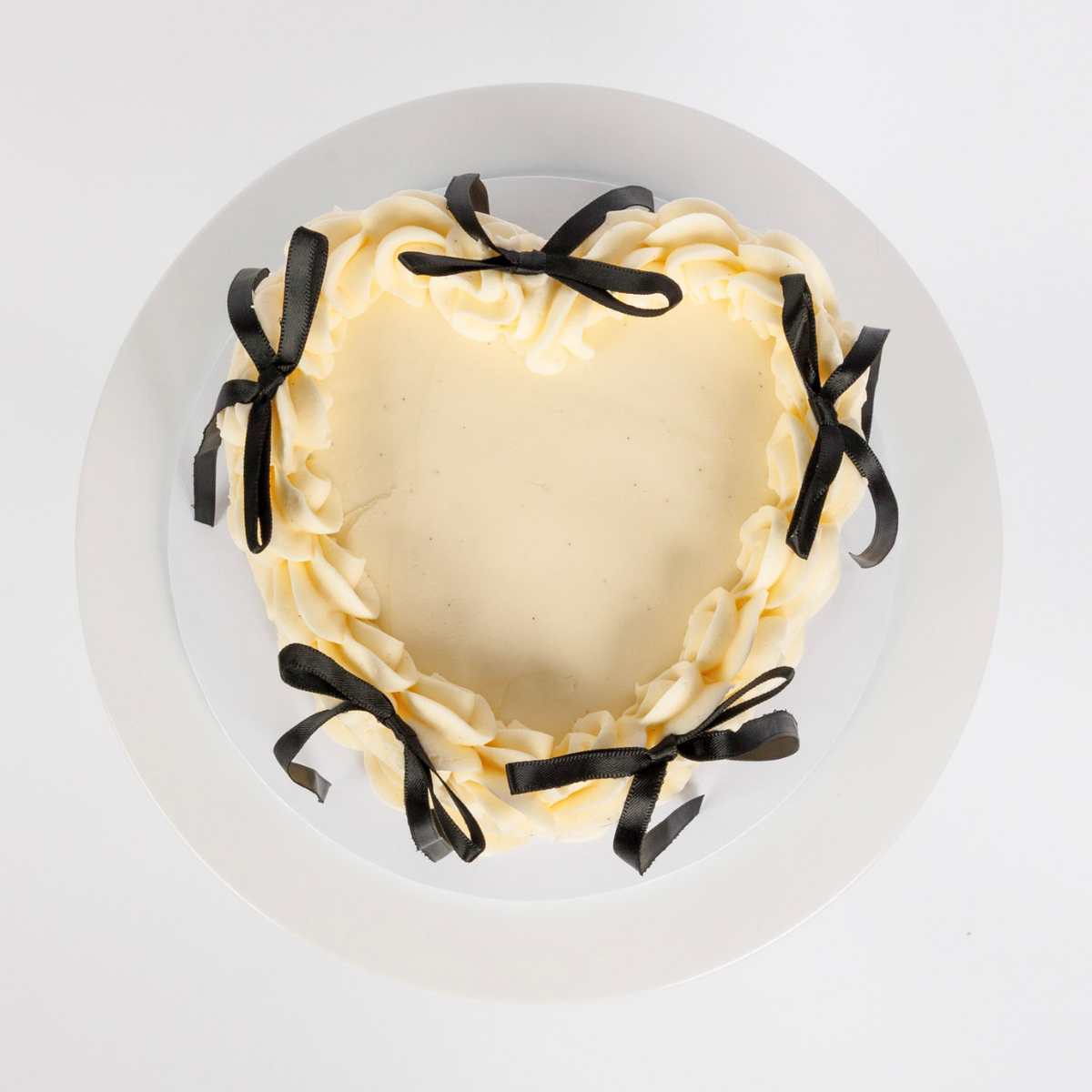 Vintage Heart Cake - Ribbon