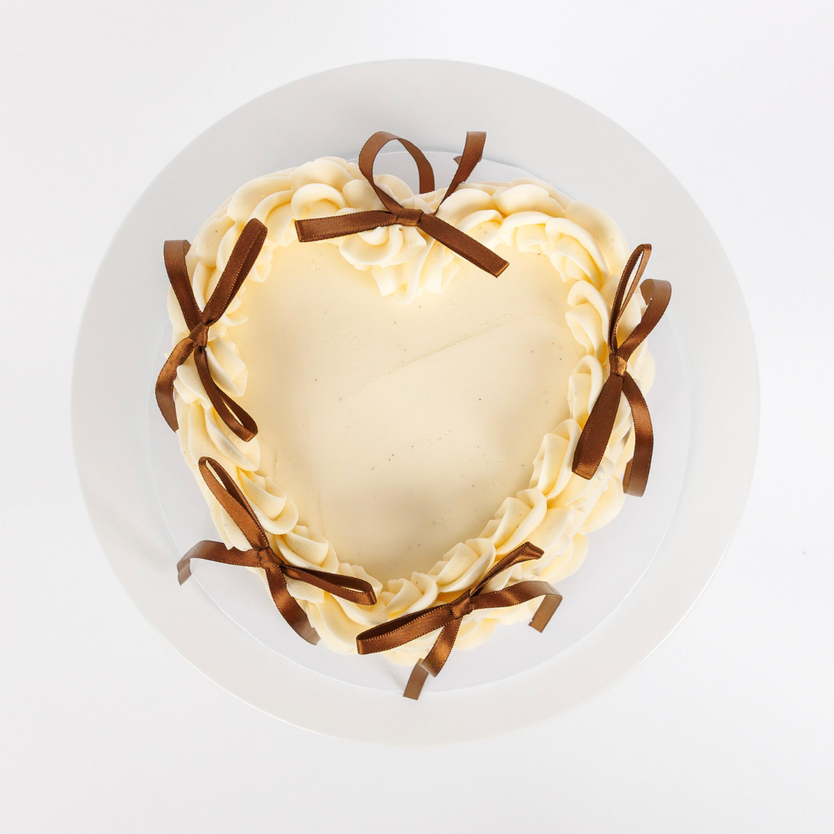 Vintage Heart Cake - Ribbon