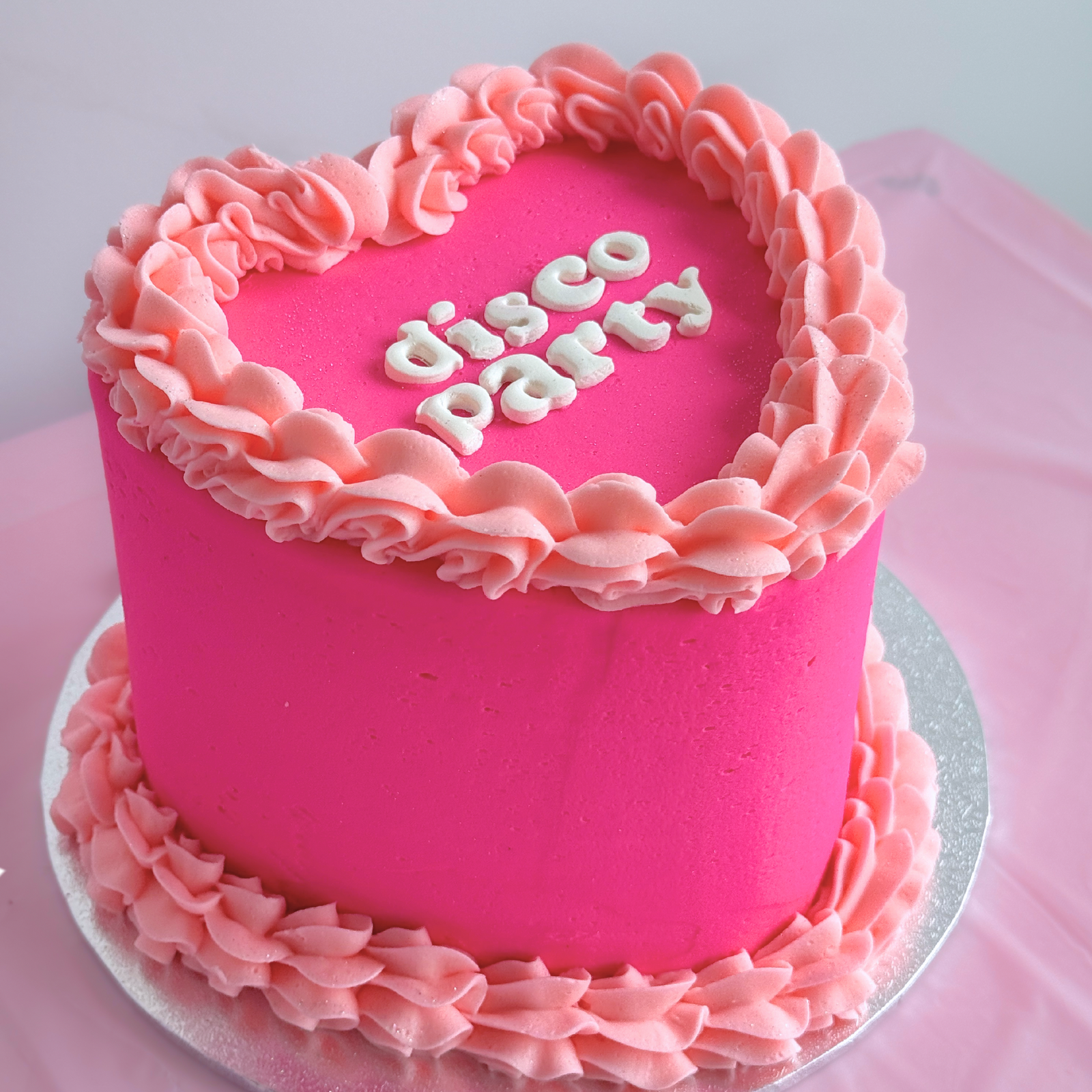 Vintage Heart Cake - Hot Pink - The Cupcake Queens