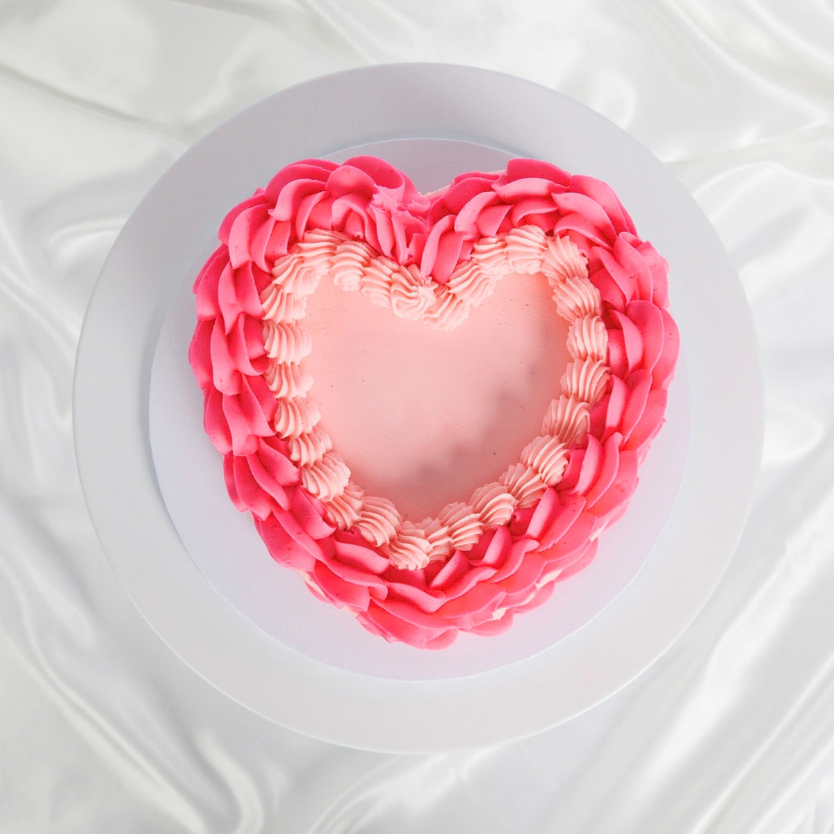 Two Tone Vintage Heart Cake in Pastel Pink and Hot Pink, top view