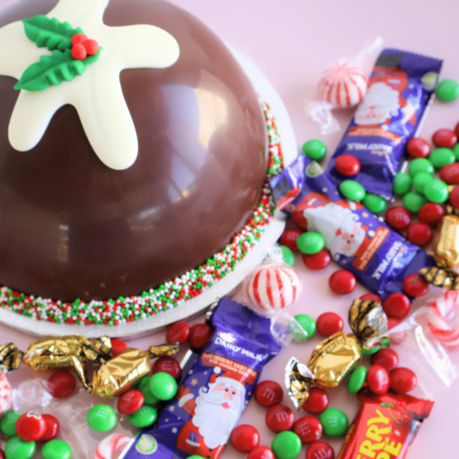 Christmas Smash Cake - The Cupcake Queens