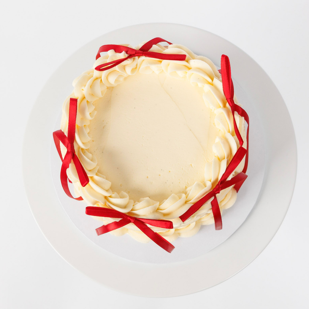 Vintage Round Cake - Ribbon