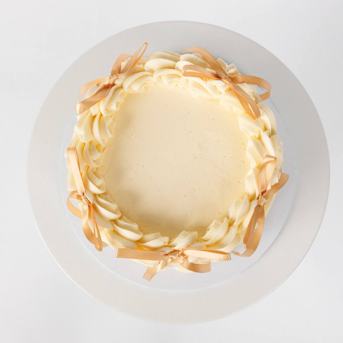 Vintage Round Cake - Ribbon